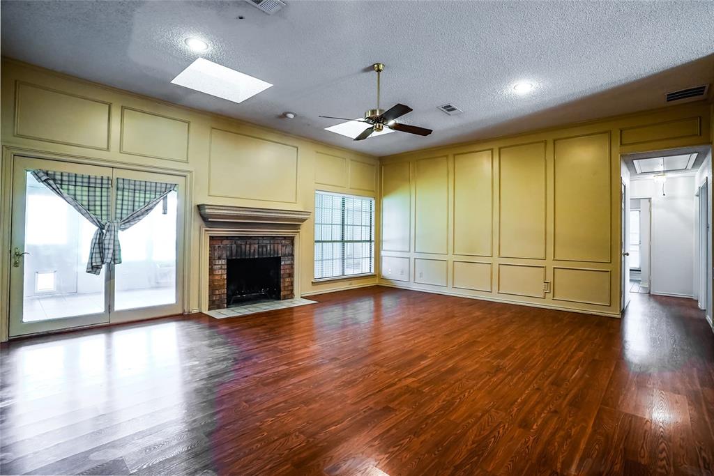 1123 Shady Oak Trail