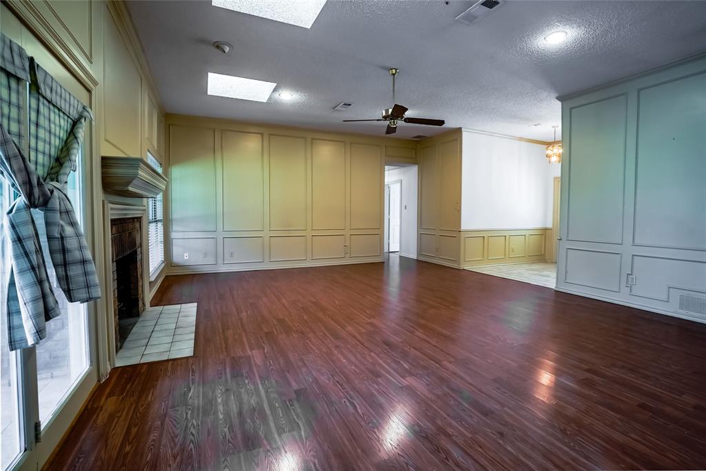 1123 Shady Oak Trail