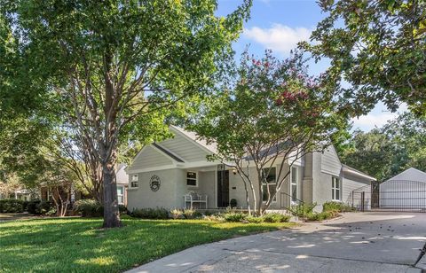 Photo of 3529 Stadium Drive, Fort Worth, TX 76109 (MLS # 21091454)