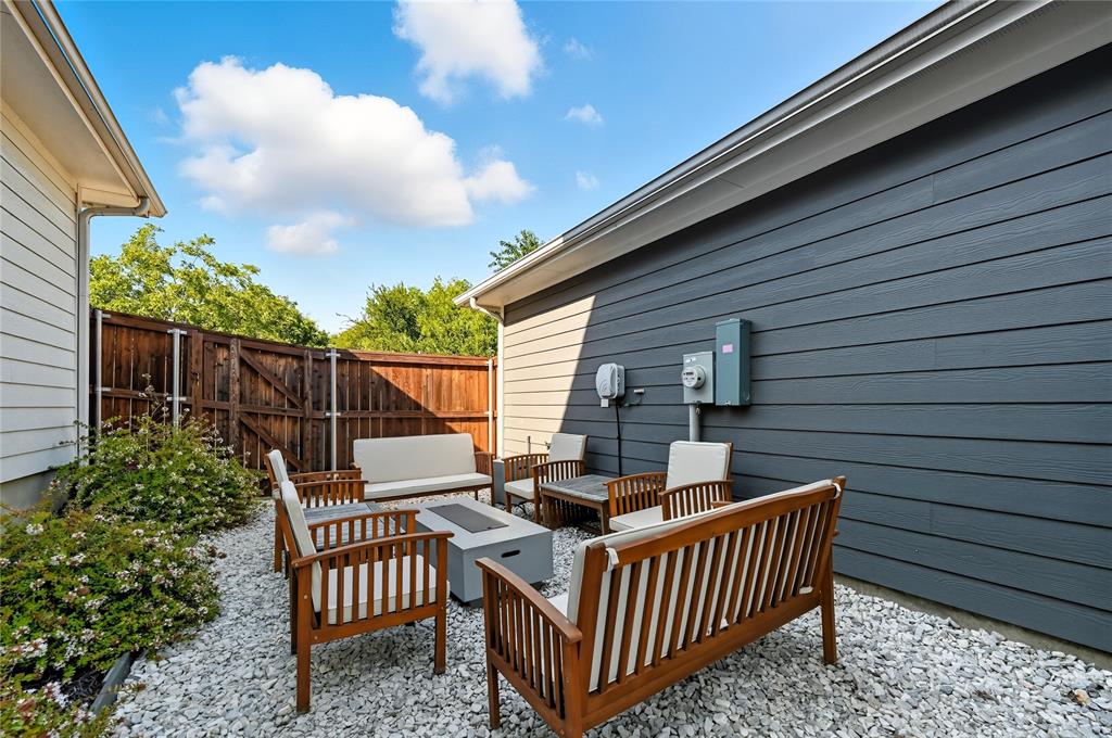 Carrollton, Texas 75006, United States, 3 Bedrooms Bedrooms, ,3 BathroomsBathrooms,Residential,Active,213702