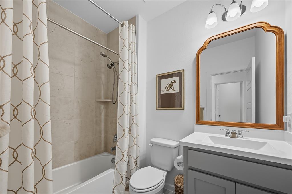 Carrollton, Texas 75006, United States, 3 Bedrooms Bedrooms, ,3 BathroomsBathrooms,Residential,Active,213702