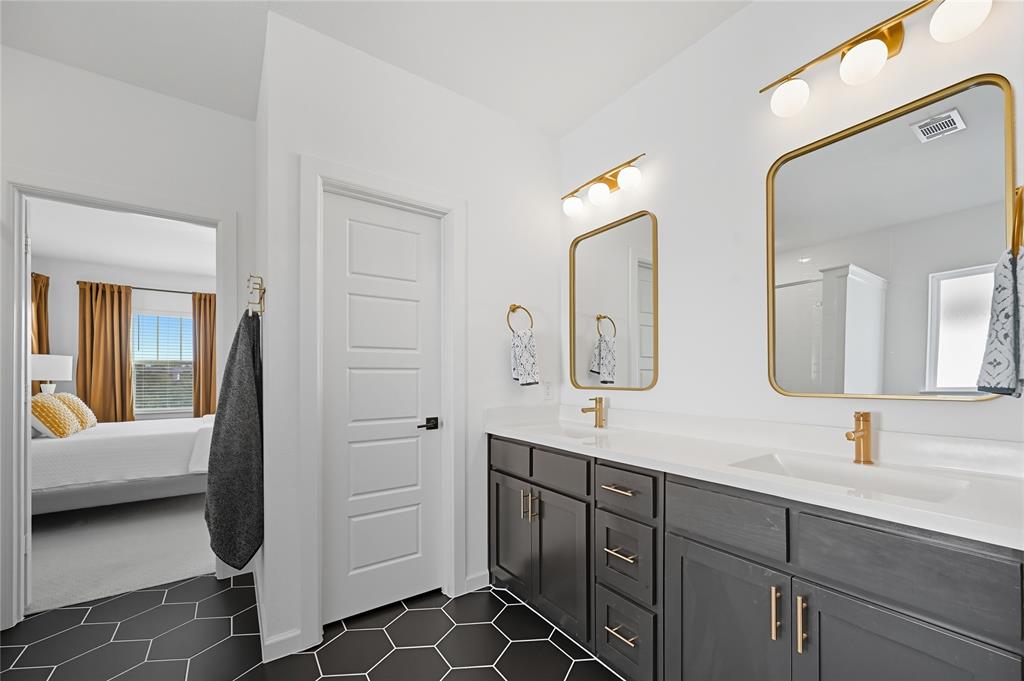 Carrollton, Texas 75006, United States, 3 Bedrooms Bedrooms, ,3 BathroomsBathrooms,Residential,Active,213702