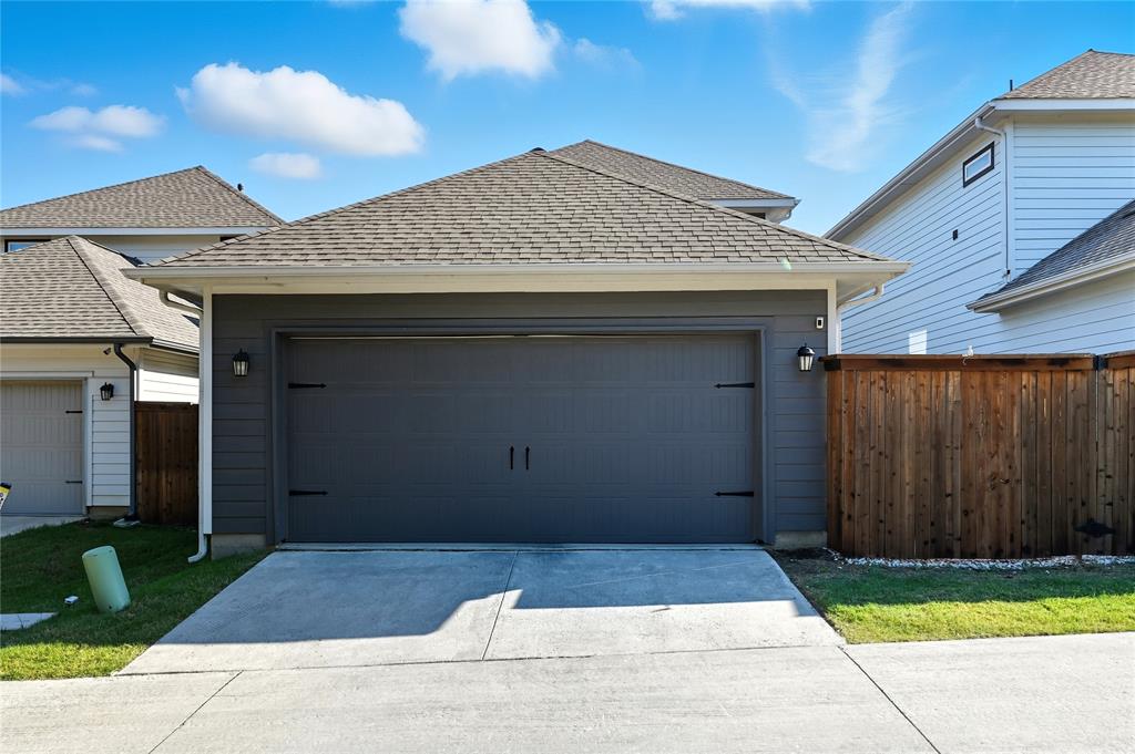 Carrollton, Texas 75006, United States, 3 Bedrooms Bedrooms, ,3 BathroomsBathrooms,Residential,Active,213702