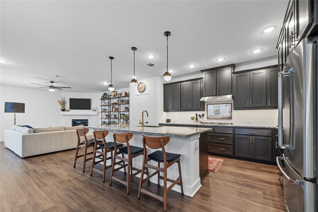 Carrollton, Texas 75006, United States, 3 Bedrooms Bedrooms, ,3 BathroomsBathrooms,Residential,Active,213702