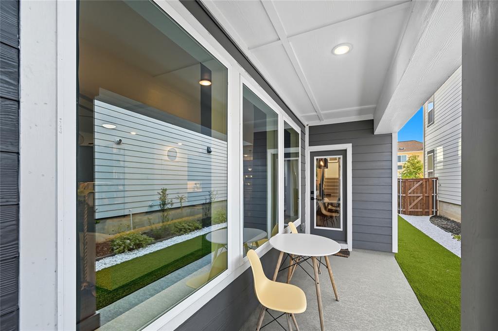 Carrollton, Texas 75006, United States, 3 Bedrooms Bedrooms, ,3 BathroomsBathrooms,Residential,Active,213702