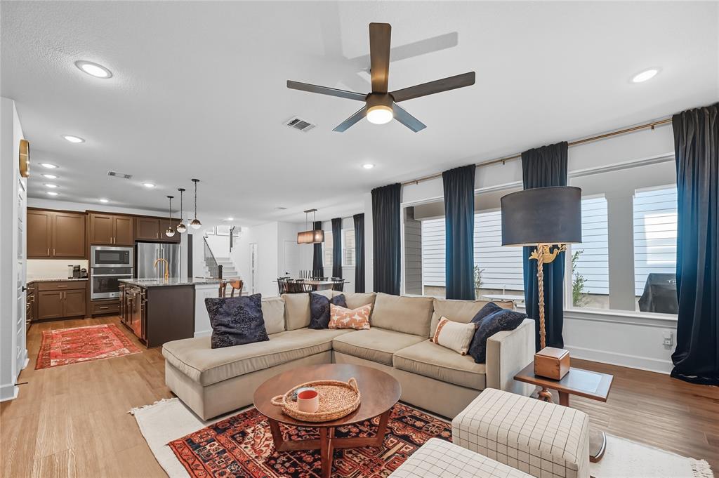 Carrollton, Texas 75006, United States, 3 Bedrooms Bedrooms, ,3 BathroomsBathrooms,Residential,Active,213702