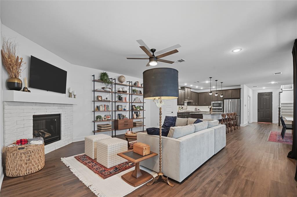 Carrollton, Texas 75006, United States, 3 Bedrooms Bedrooms, ,3 BathroomsBathrooms,Residential,Active,213702