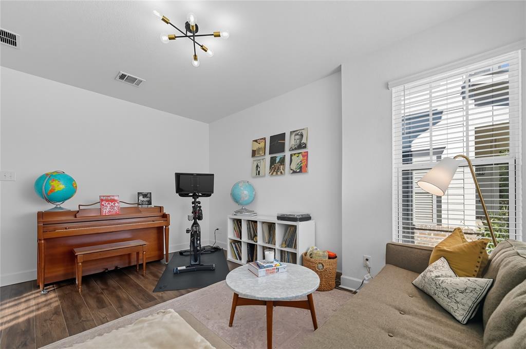 Carrollton, Texas 75006, United States, 3 Bedrooms Bedrooms, ,3 BathroomsBathrooms,Residential,Active,213702