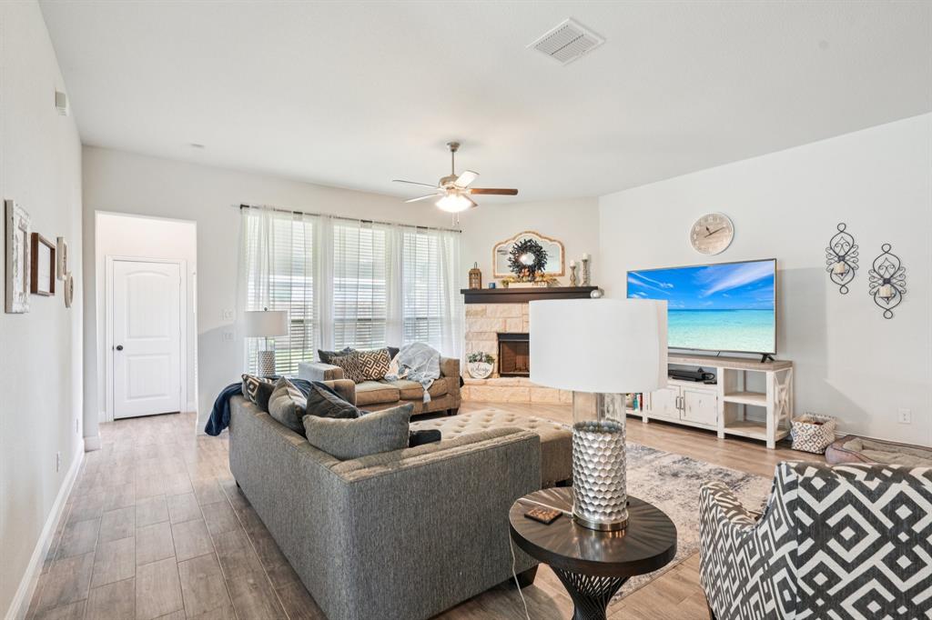 1601 Wagon Wheel Way