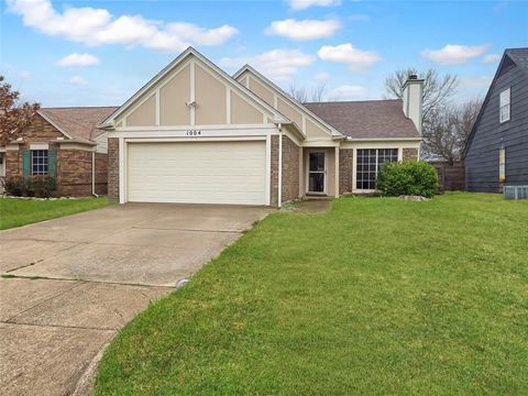 Photo of 1004 Ashmount Lane, Arlington, TX 76017 (MLS # 21202446)