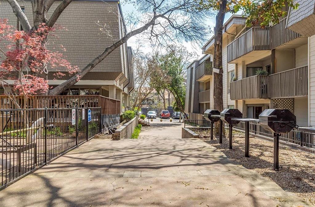 River Oaks Condos - Residential