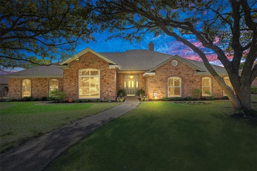 Immaculate 4 bedroom/3 bathroom home in the tree lined streets of Oak Creek is ready for new owners. The large living area with wood burning fireplace and charming built-ins over look the beautiful backyard. The expansive kitchen with center island has all GE brand appliances and loads of cabinet space. You can host in your eat-in kitchen or your picturesque dining room. Everyone has room with the split primary bedroom and updated ensuite bathroom and large walk-in closet. The ancillcary bedrooms are charming with ample closet space. The 4th bedroom is completely seperated with a 3rd bathroom. You even have a second living area that could be a game room, library or office. Outside you are greeted with freshly trimmed Oak Trees and a rear entry garage. The proximity to HEB, Walmart, coffee shops and restaurants can't be beat. All of this in the brand new Chapel Park Elementary, River Valley Intermediate and MIDWAY ISD. Call today for your private showing.