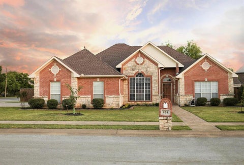 Photo of 609 Acorn Street, Pilot Point, TX 76258 (MLS # 21322967)