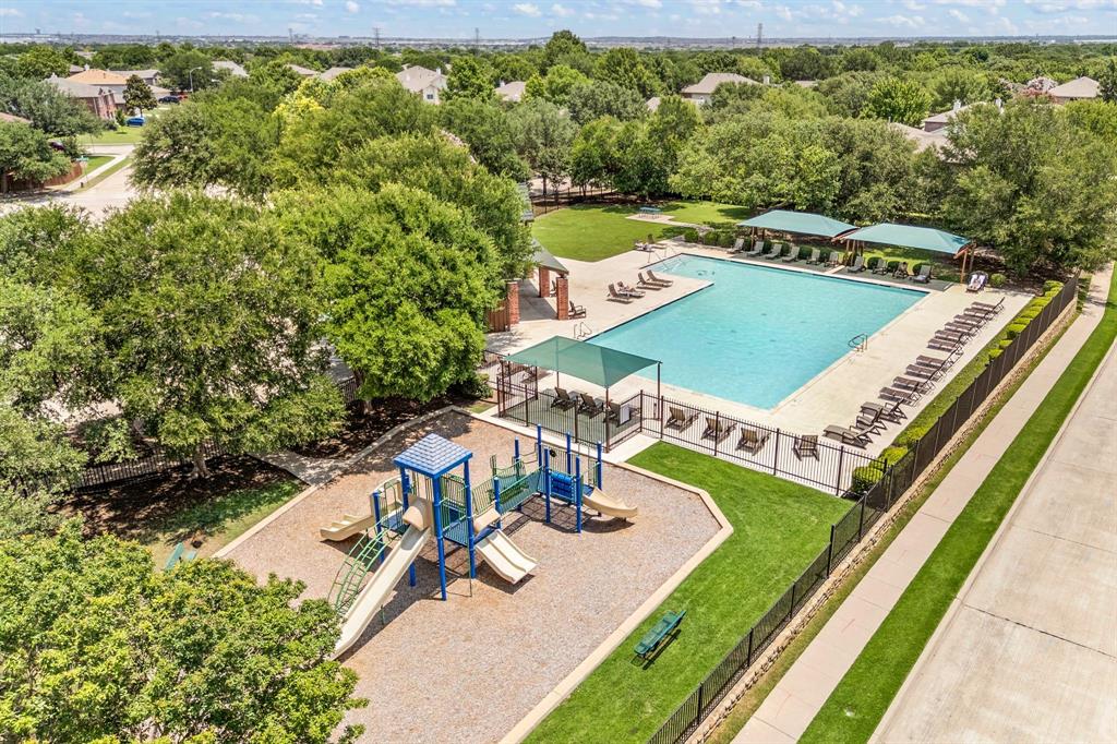 812 Meadowlark Drive
