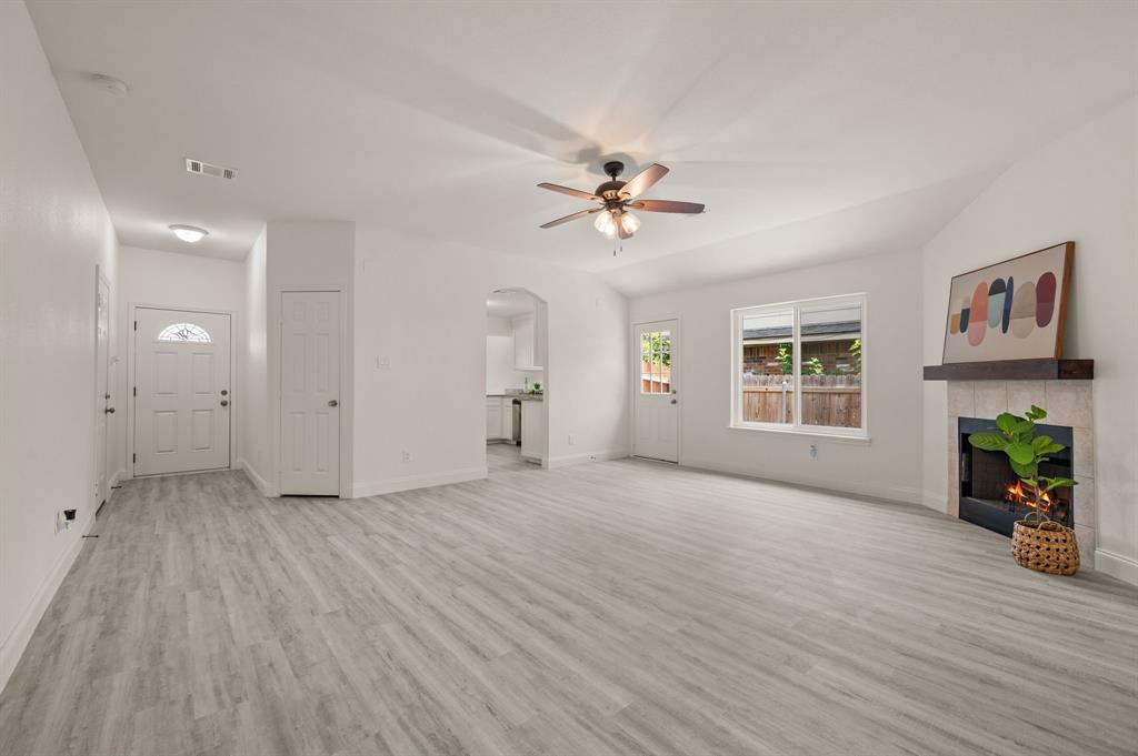 812 Meadowlark Drive