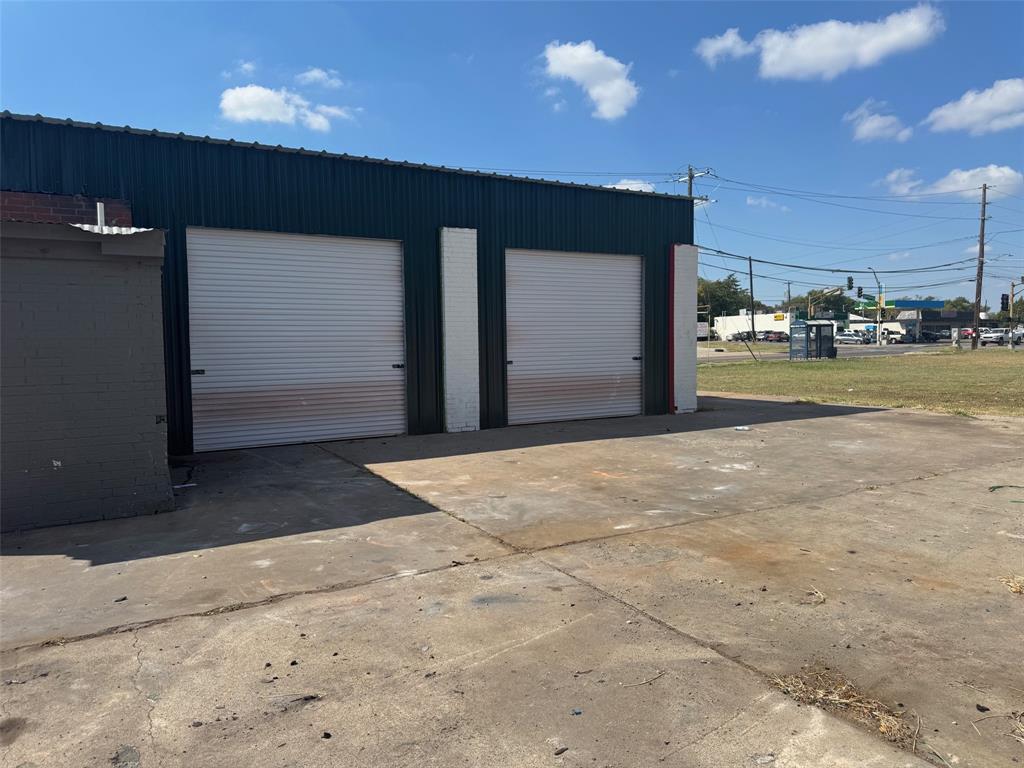 Oak Cliff Estates - Commercial Lease
