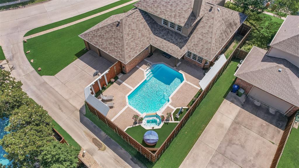 6802 Lochmoor Lane