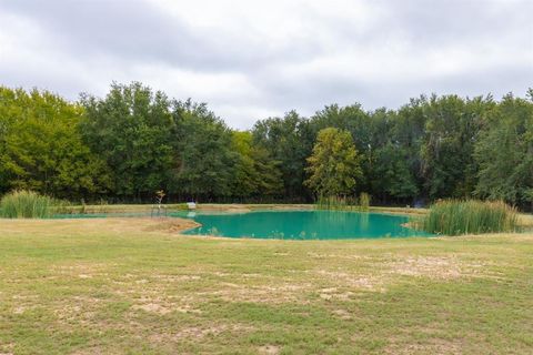 A home in Lone Oak