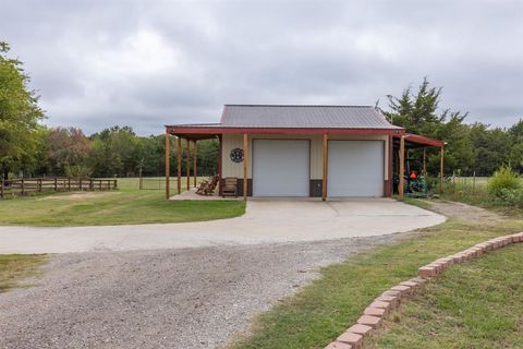 A home in Lone Oak