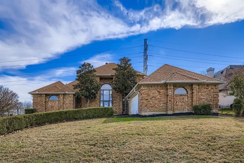 2210 Club Creek Circle Garland TX 75043