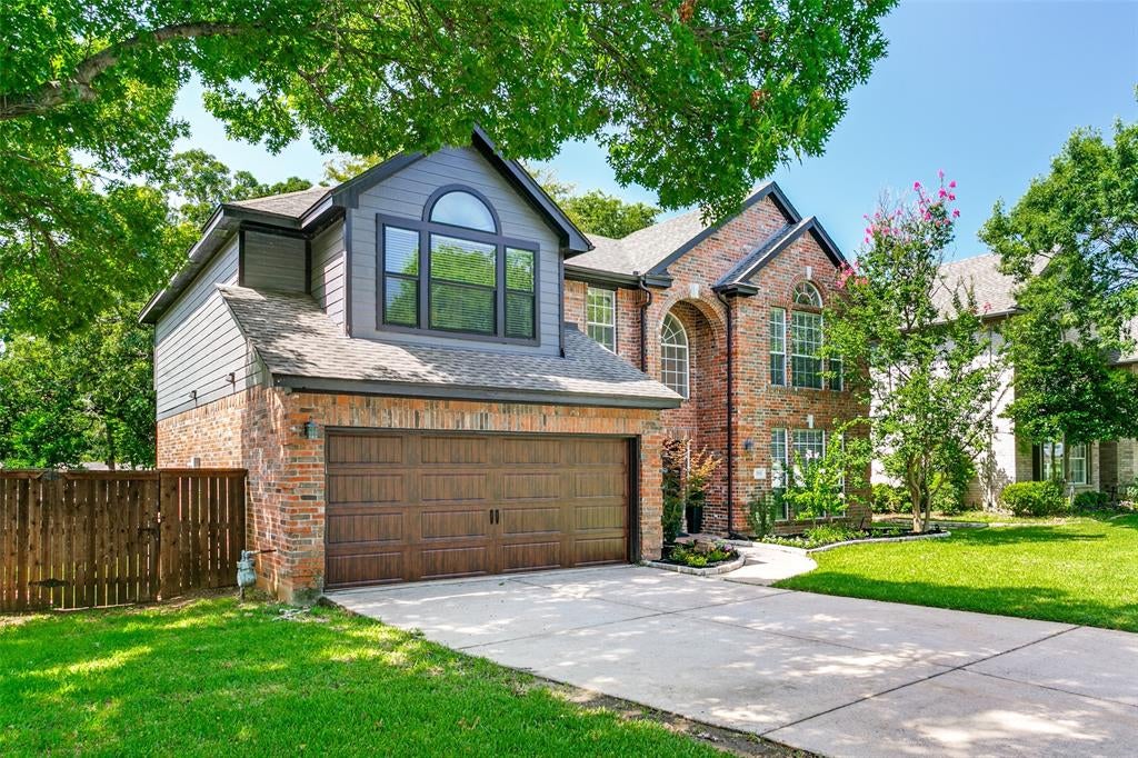 2811 Stonehurst Drive