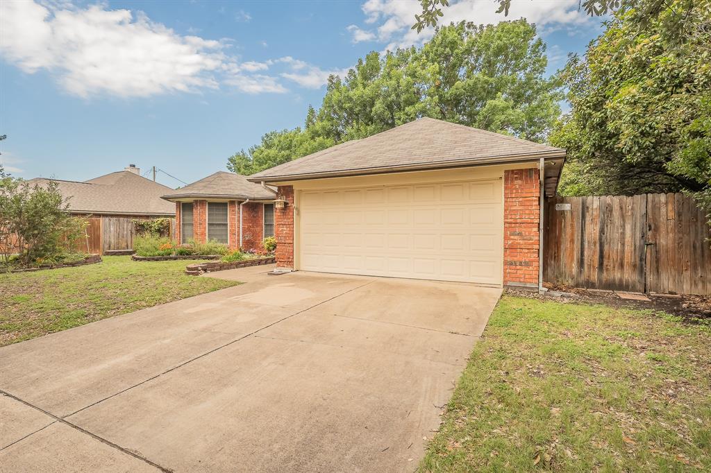 1228 Cozby Street W