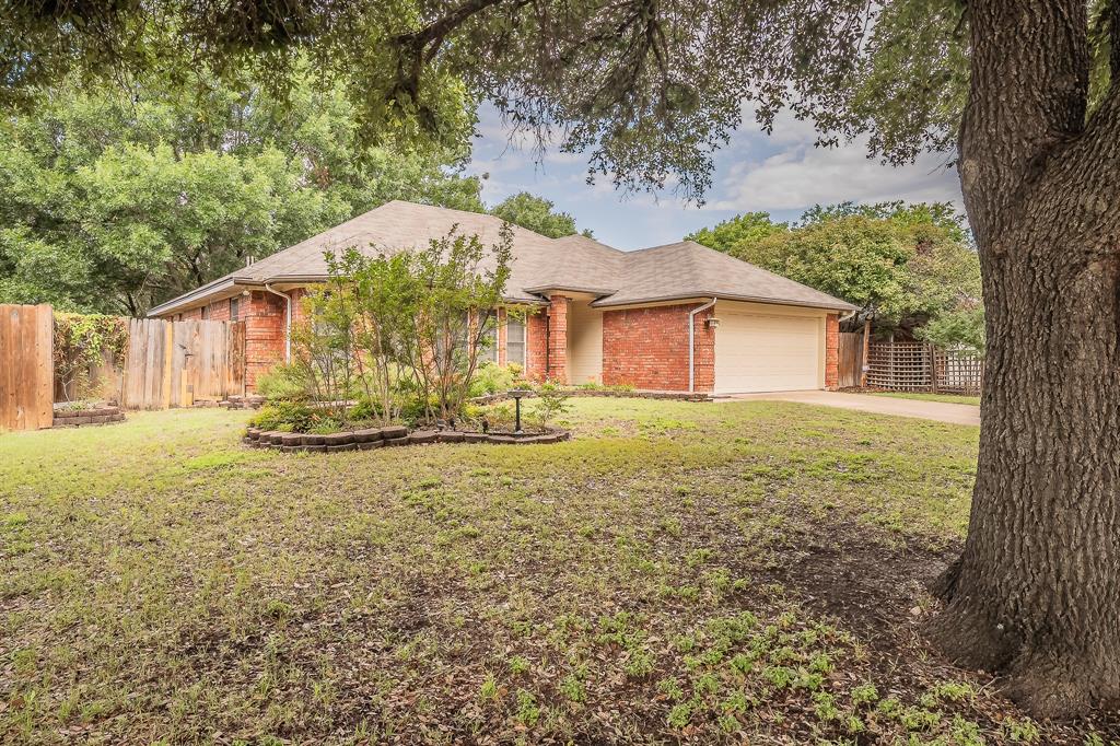 1228 Cozby Street W