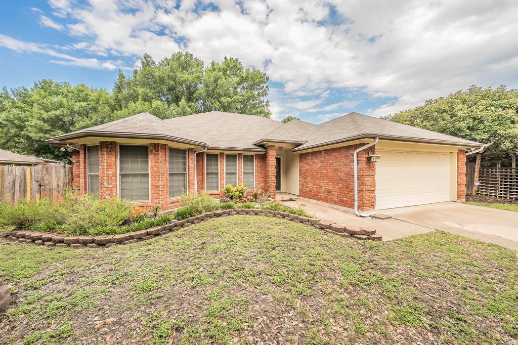 1228 Cozby Street W