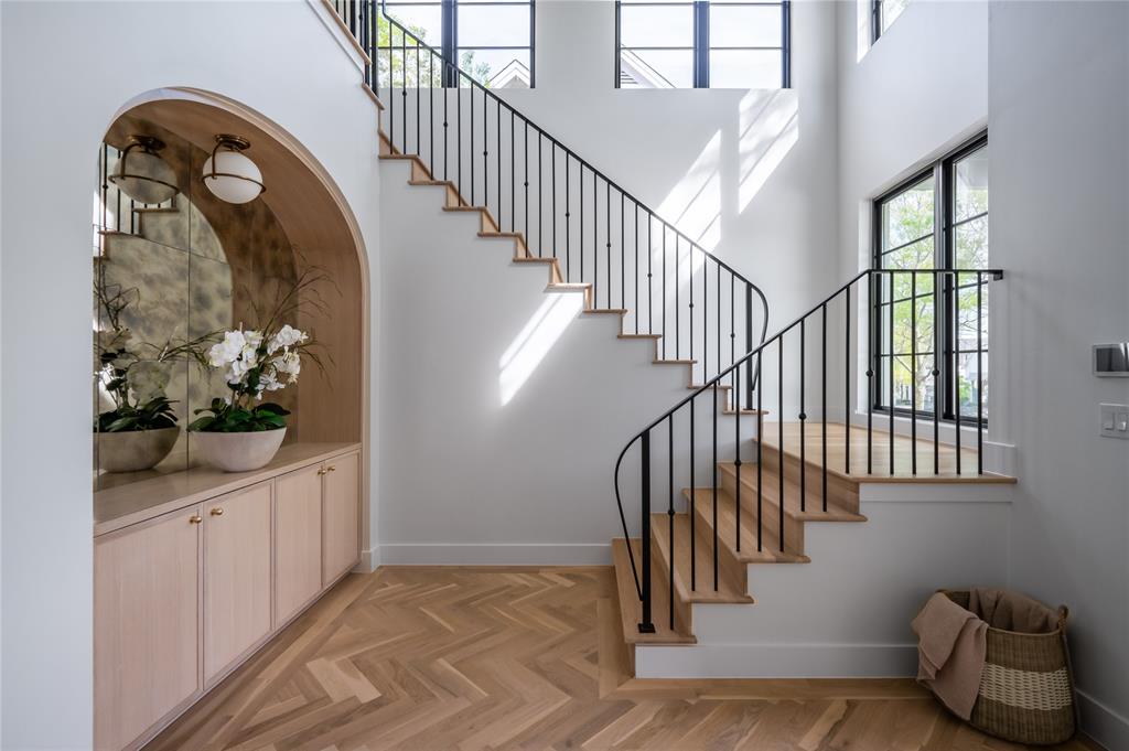 6943 Coronado Avenue