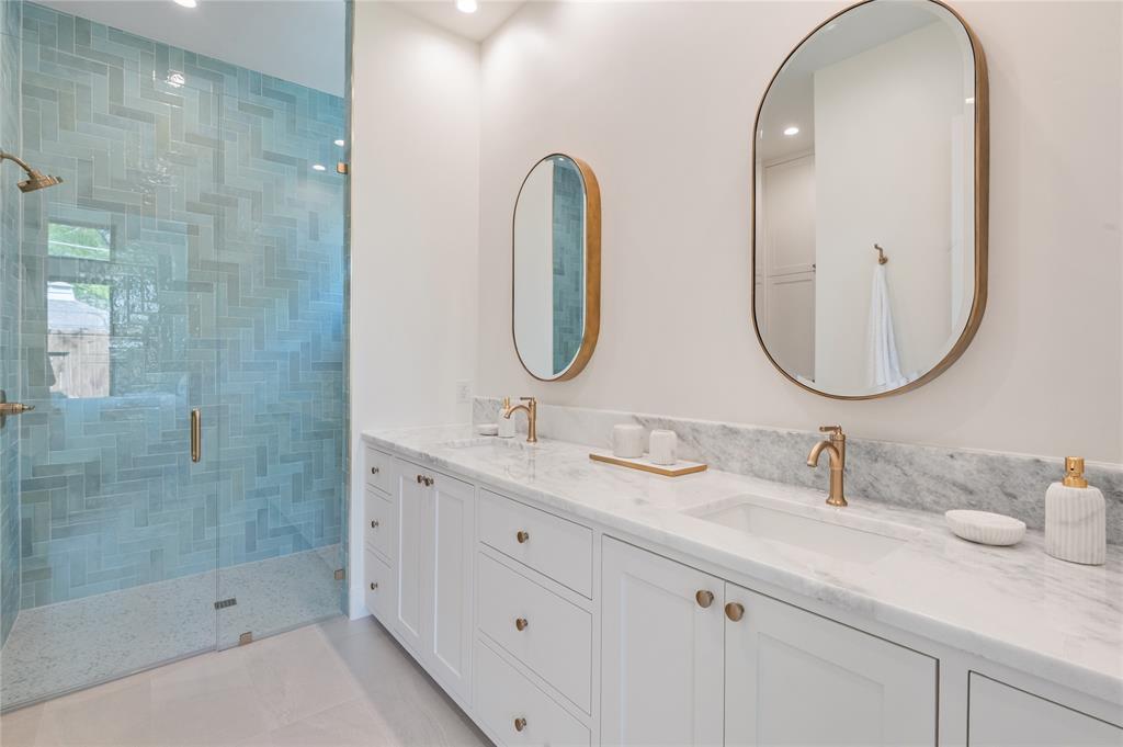 GASTONWOOD 4 - Residential