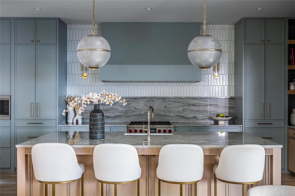 6943 Coronado Avenue