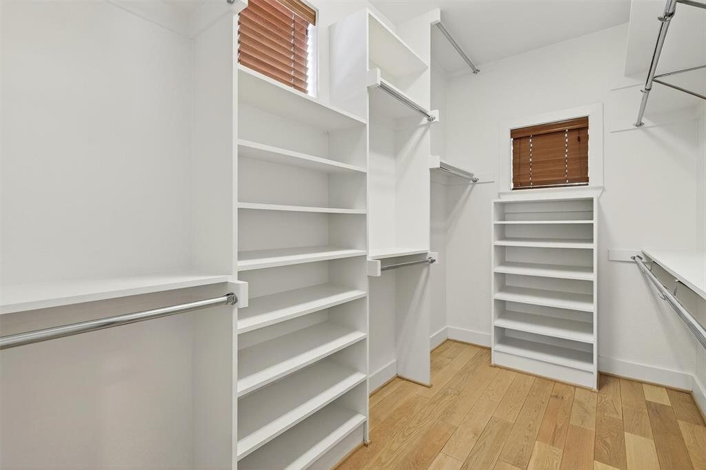 Carreras Twnhms Condos - Residential