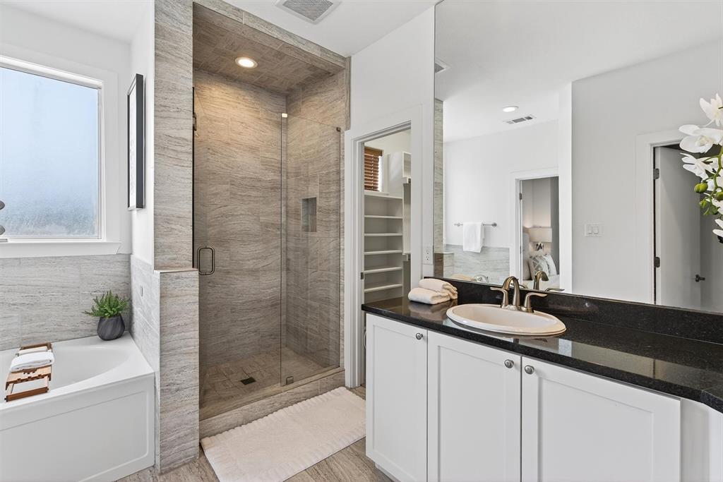 Carreras Twnhms Condos - Residential