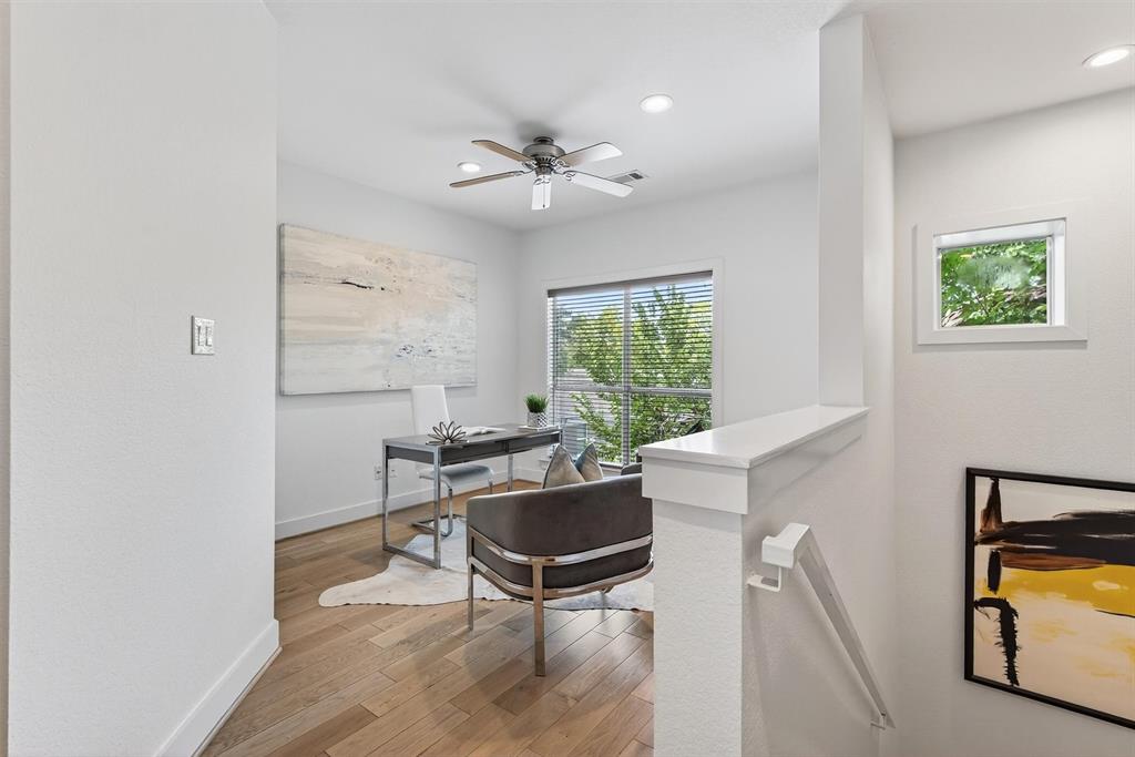 Carreras Twnhms Condos - Residential