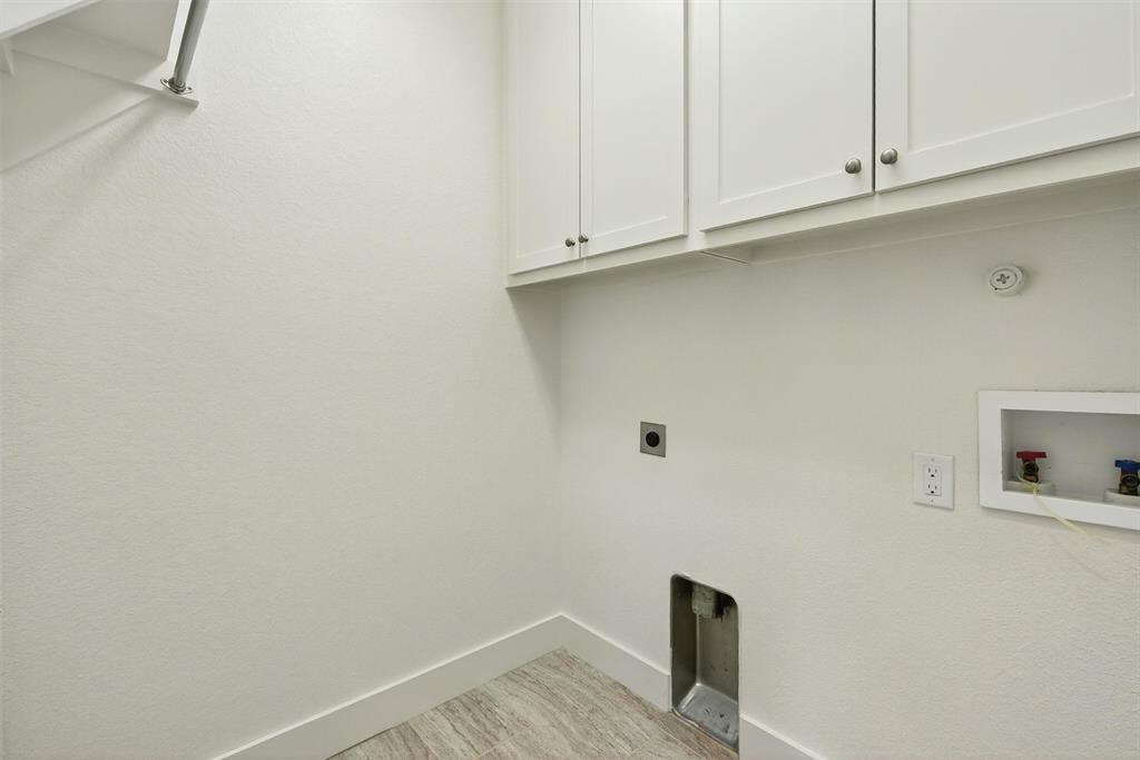 Carreras Twnhms Condos - Residential