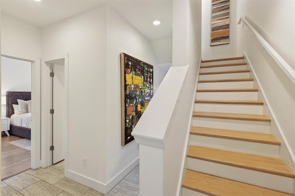 Carreras Twnhms Condos - Residential