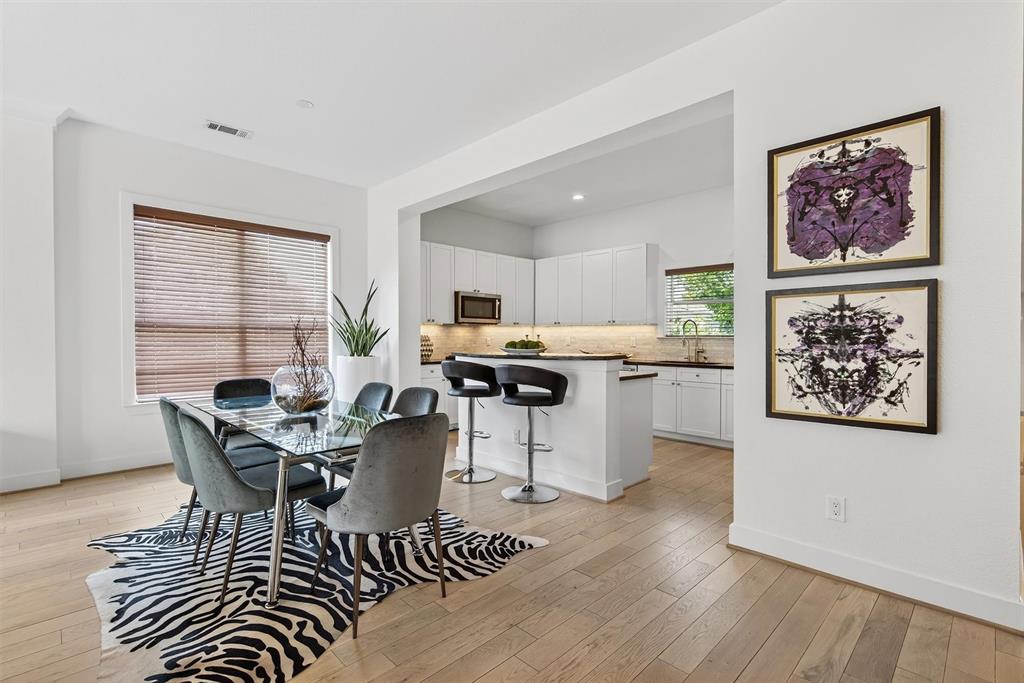 Carreras Twnhms Condos - Residential