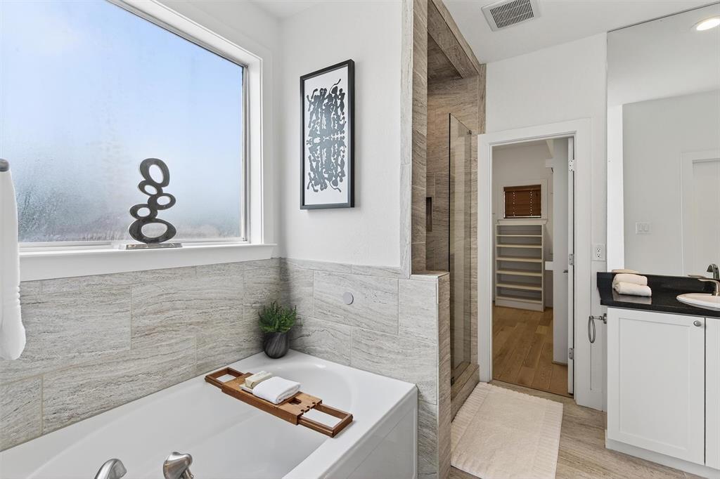 Carreras Twnhms Condos - Residential