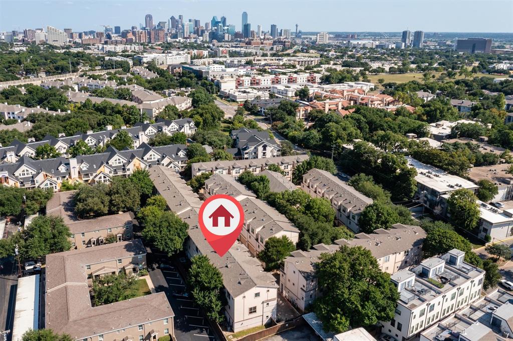 Carreras Twnhms Condos - Residential