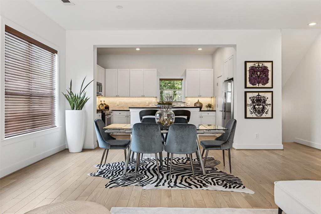 Carreras Twnhms Condos - Residential