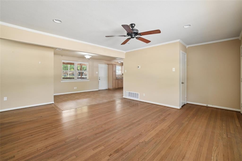 2604 Globe Avenue
