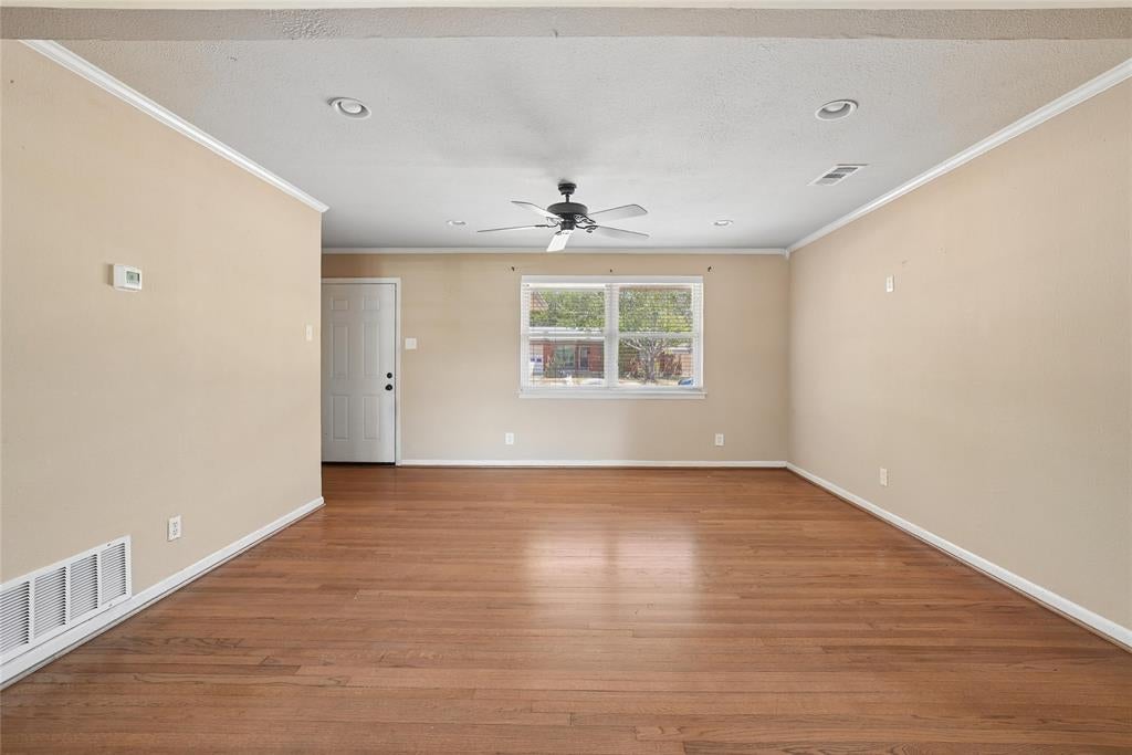 2604 Globe Avenue