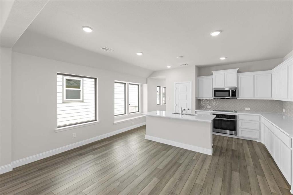 1640 Meadow Crest Drive