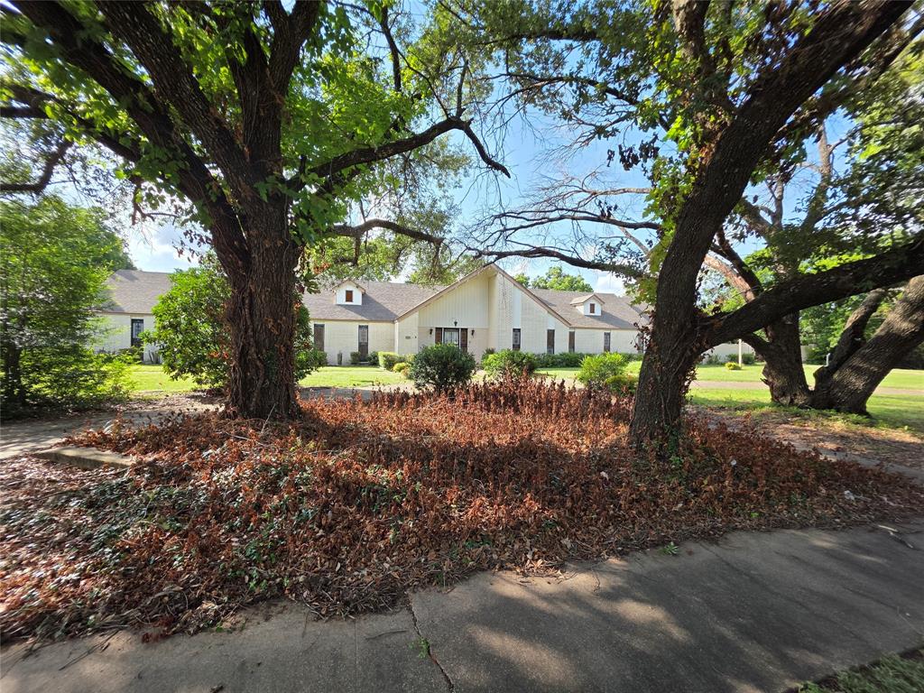 1204 W Westhill Drive