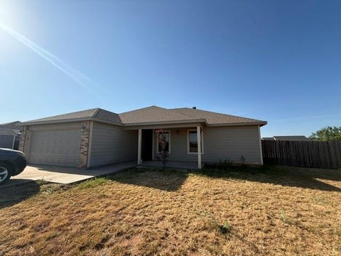 Photo of 331 Foxtrot Lane, Abilene, TX 79602 (MLS # 21368619)
