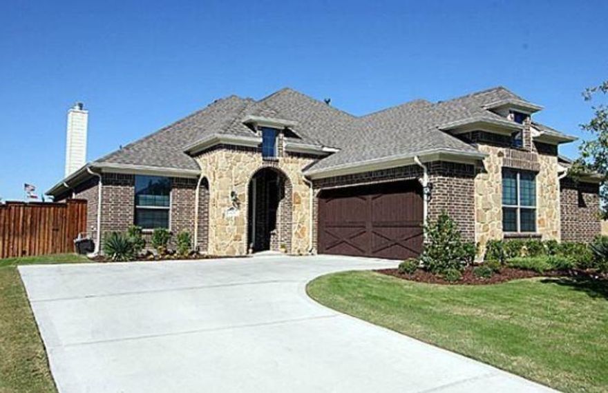 Come enjoy this beautiful single story 4 bedroom, 3 bath with 3 living areas and a 2 car garage on a cul-de-sac in highly desirable Marshall Ridge! Enjoy a gourmet kitchen with a chef's delight island, Italian quartz countertops, SS appliances, gas cooktop, oven, microwave and upgraded cabinets. The formal dining room with French doors is currently being used as a living area. The primary bath has garden tub, tiled shower with a seat while the primary bedroom is spacious enough for a sitting area. There are walk-in closets, art niches, arches, soaring ceilings and plenty of storage. Outside there is a covered patio & wonderful community amenities including a pool, workout area, walking trails.