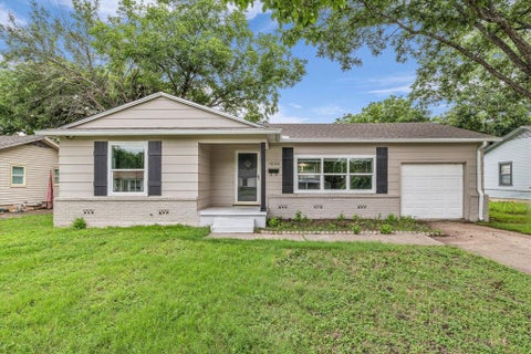Photo of 1000 N 61st Street, Waco, TX 76710 (MLS # 21311257)