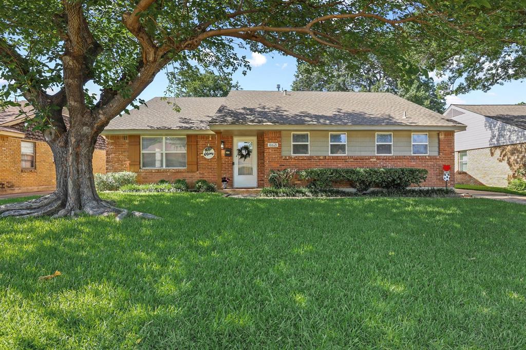 10621 Mapleridge Drive