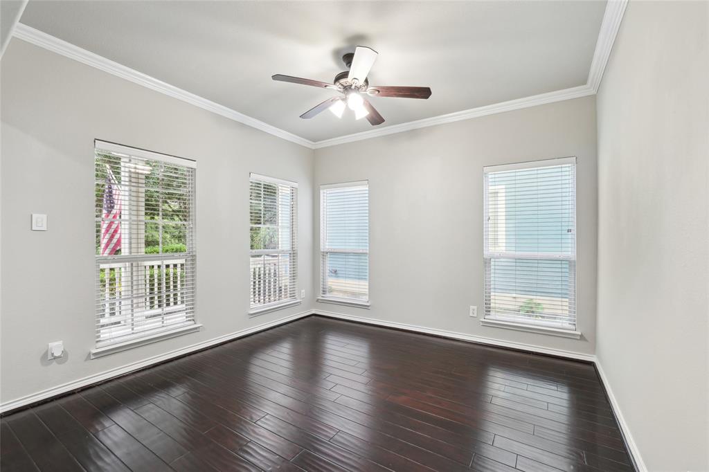 1005 Greenview Lane