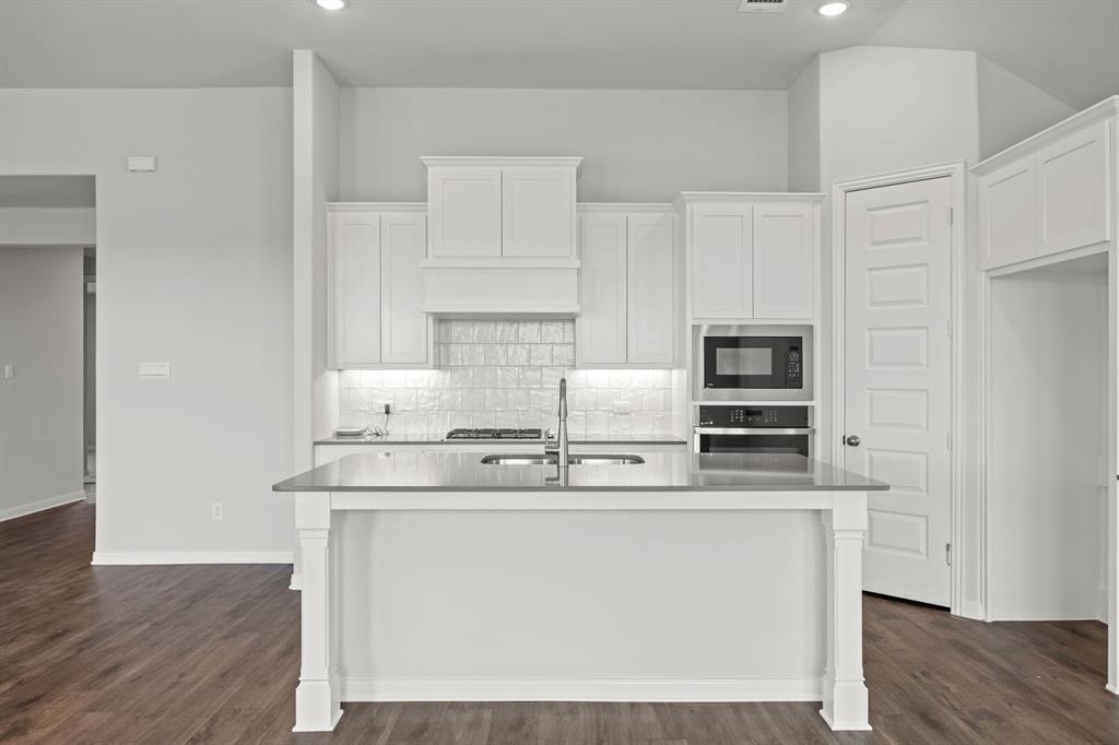 1502 Red Clover Avenue